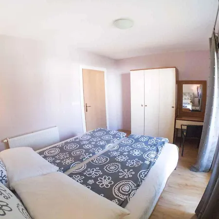 Apartment In Njivice/insel Krk 39735 *